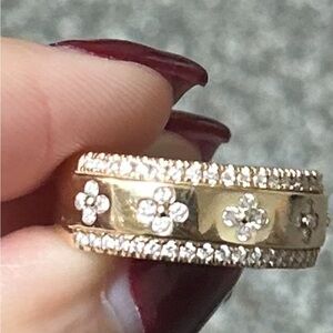 Elegant Gold and Genuine Diamond   Floral Ring- have cert